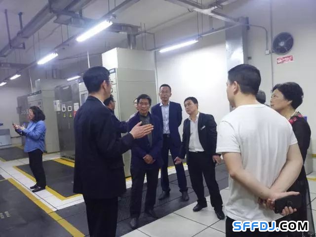 花果園物業(yè)開展&quot;設備機房開放日&quot;活動： 業(yè)主走進&quot;機房重地&quot;