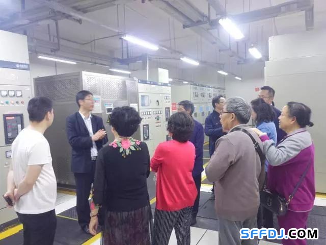 花果園物業(yè)開展&quot;設備機房開放日&quot;活動： 業(yè)主走進&quot;機房重地&quot;